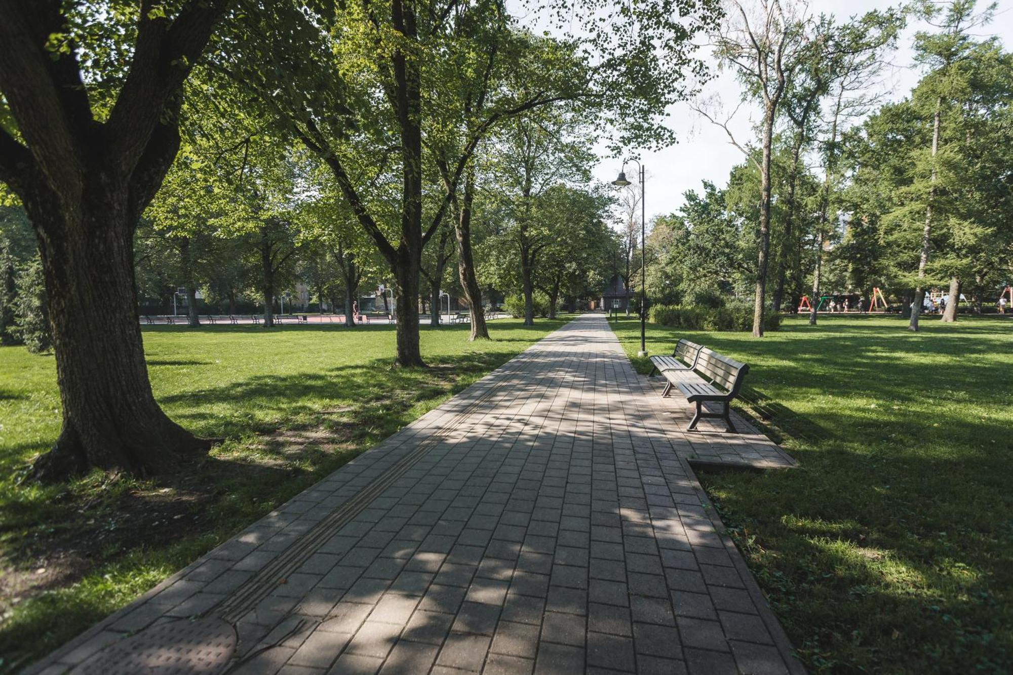 Butas Parkview Apartment I *